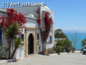 [P15] Sidi Bou Saïd - Un hotel pe promontoriu.  » foto by iulianic
 - 
<span class="allrVoted glyphicon glyphicon-heart hidden" id="av1076765"></span>
<a class="m-l-10 hidden" id="sv1076765" onclick="voting_Foto_DelVot(,1076765,25227)" role="button">șterge vot <span class="glyphicon glyphicon-remove"></span></a>
<a id="v91076765" class=" c-red"  onclick="voting_Foto_SetVot(1076765)" role="button"><span class="glyphicon glyphicon-heart-empty"></span> <b>LIKE</b> = Votează poza</a> <img class="hidden"  id="f1076765W9" src="/imagini/loader.gif" border="0" /><span class="AjErrMes hidden" id="e1076765ErM"></span>