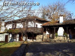 P03 [OCT-2018] Dedovite Kashti Staro Stefanovo. Casa cu prispa in care am fost cazati toamna trecuta. 