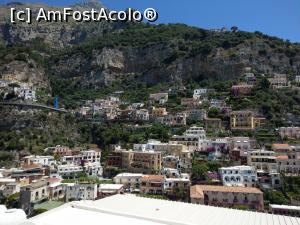 [P71] Positano, clădirea din dreapta, în formă de L, este Palazzo Murat.  » foto by maryka
 - 
<span class="allrVoted glyphicon glyphicon-heart hidden" id="av1087261"></span>
<a class="m-l-10 hidden" id="sv1087261" onclick="voting_Foto_DelVot(,1087261,25401)" role="button">șterge vot <span class="glyphicon glyphicon-remove"></span></a>
<a id="v91087261" class=" c-red"  onclick="voting_Foto_SetVot(1087261)" role="button"><span class="glyphicon glyphicon-heart-empty"></span> <b>LIKE</b> = Votează poza</a> <img class="hidden"  id="f1087261W9" src="/imagini/loader.gif" border="0" /><span class="AjErrMes hidden" id="e1087261ErM"></span>