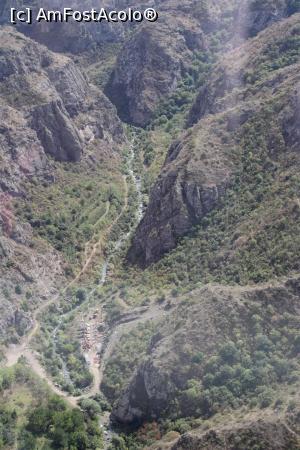 [P07] Armenia, Podul Diavolului, pod natural, una din minunile armenești văzut din Telecabina Aripile lui Tatev, poză mărită » foto by mprofeanu
 - 
<span class="allrVoted glyphicon glyphicon-heart hidden" id="av1117744"></span>
<a class="m-l-10 hidden" id="sv1117744" onclick="voting_Foto_DelVot(,1117744,25788)" role="button">șterge vot <span class="glyphicon glyphicon-remove"></span></a>
<a id="v91117744" class=" c-red"  onclick="voting_Foto_SetVot(1117744)" role="button"><span class="glyphicon glyphicon-heart-empty"></span> <b>LIKE</b> = Votează poza</a> <img class="hidden"  id="f1117744W9" src="/imagini/loader.gif" border="0" /><span class="AjErrMes hidden" id="e1117744ErM"></span>