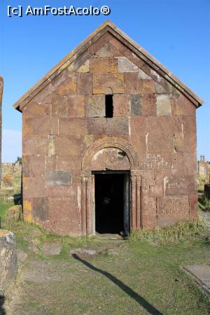 [P18] Armenia, Cimitirul Noratus, Prima Capelă, Khachkar pentru venerabilul preot Ter Karapet Hovhanesi-Hovakimyan ce a păstorit satul până la vârsta de 90 de ani » foto by mprofeanu
 - 
<span class="allrVoted glyphicon glyphicon-heart hidden" id="av1123145"></span>
<a class="m-l-10 hidden" id="sv1123145" onclick="voting_Foto_DelVot(,1123145,25788)" role="button">șterge vot <span class="glyphicon glyphicon-remove"></span></a>
<a id="v91123145" class=" c-red"  onclick="voting_Foto_SetVot(1123145)" role="button"><span class="glyphicon glyphicon-heart-empty"></span> <b>LIKE</b> = Votează poza</a> <img class="hidden"  id="f1123145W9" src="/imagini/loader.gif" border="0" /><span class="AjErrMes hidden" id="e1123145ErM"></span>