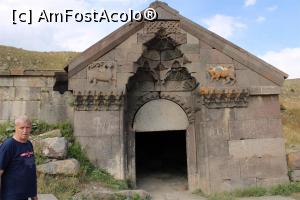 [P08] Armenia, Intrarea în Caravanseraiul Orbelian, se văd taurul și animalul înaripat ce o împodobesc » foto by mprofeanu
 - 
<span class="allrVoted glyphicon glyphicon-heart hidden" id="av1123135"></span>
<a class="m-l-10 hidden" id="sv1123135" onclick="voting_Foto_DelVot(,1123135,25788)" role="button">șterge vot <span class="glyphicon glyphicon-remove"></span></a>
<a id="v91123135" class=" c-red"  onclick="voting_Foto_SetVot(1123135)" role="button"><span class="glyphicon glyphicon-heart-empty"></span> <b>LIKE</b> = Votează poza</a> <img class="hidden"  id="f1123135W9" src="/imagini/loader.gif" border="0" /><span class="AjErrMes hidden" id="e1123135ErM"></span>