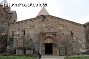 [P41] Armenia, Mănăstirea Goshavank, Gavitul Bisericii Sf. Maica Domnului, Intrarea » foto by mprofeanu
 - 
<span class="allrVoted glyphicon glyphicon-heart hidden" id="av1123966"></span>
<a class="m-l-10 hidden" id="sv1123966" onclick="voting_Foto_DelVot(,1123966,25788)" role="button">șterge vot <span class="glyphicon glyphicon-remove"></span></a>
<a id="v91123966" class=" c-red"  onclick="voting_Foto_SetVot(1123966)" role="button"><span class="glyphicon glyphicon-heart-empty"></span> <b>LIKE</b> = Votează poza</a> <img class="hidden"  id="f1123966W9" src="/imagini/loader.gif" border="0" /><span class="AjErrMes hidden" id="e1123966ErM"></span>