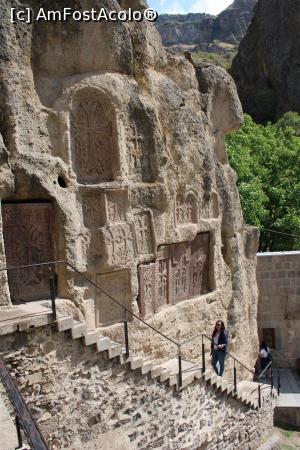 [P27] Mănăstirea Geghard, Scările ce duc la chiliile din nord-estul mănăstirii, superbe khachkar, dantelărie veche în piatră » foto by mprofeanu
 - 
<span class="allrVoted glyphicon glyphicon-heart hidden" id="av1134606"></span>
<a class="m-l-10 hidden" id="sv1134606" onclick="voting_Foto_DelVot(,1134606,25788)" role="button">șterge vot <span class="glyphicon glyphicon-remove"></span></a>
<a id="v91134606" class=" c-red"  onclick="voting_Foto_SetVot(1134606)" role="button"><span class="glyphicon glyphicon-heart-empty"></span> <b>LIKE</b> = Votează poza</a> <img class="hidden"  id="f1134606W9" src="/imagini/loader.gif" border="0" /><span class="AjErrMes hidden" id="e1134606ErM"></span>