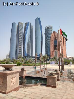 [P15] Trei hoteluri spectaculoase din Abu Dhabi, vedere din curtea Emirates Palace Abu Dhabi » foto by gabi-67
 - 
<span class="allrVoted glyphicon glyphicon-heart hidden" id="av1343282"></span>
<a class="m-l-10 hidden" id="sv1343282" onclick="voting_Foto_DelVot(,1343282,25803)" role="button">șterge vot <span class="glyphicon glyphicon-remove"></span></a>
<a id="v91343282" class=" c-red"  onclick="voting_Foto_SetVot(1343282)" role="button"><span class="glyphicon glyphicon-heart-empty"></span> <b>LIKE</b> = Votează poza</a> <img class="hidden"  id="f1343282W9" src="/imagini/loader.gif" border="0" /><span class="AjErrMes hidden" id="e1343282ErM"></span>