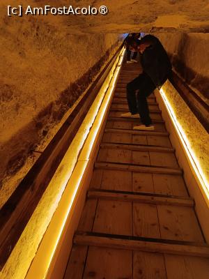 [P07] Complexul de la Giza, Interior Piramida lui Menkaura, coborâm... » foto by mprofeanu
 - 
<span class="allrVoted glyphicon glyphicon-heart hidden" id="av1519267"></span>
<a class="m-l-10 hidden" id="sv1519267" onclick="voting_Foto_DelVot(,1519267,25858)" role="button">șterge vot <span class="glyphicon glyphicon-remove"></span></a>
<a id="v91519267" class=" c-red"  onclick="voting_Foto_SetVot(1519267)" role="button"><span class="glyphicon glyphicon-heart-empty"></span> <b>LIKE</b> = Votează poza</a> <img class="hidden"  id="f1519267W9" src="/imagini/loader.gif" border="0" /><span class="AjErrMes hidden" id="e1519267ErM"></span>