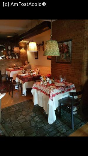 [P01] Restaurant Barbarestan » foto by geop
 - 
<span class="allrVoted glyphicon glyphicon-heart hidden" id="av1123392"></span>
<a class="m-l-10 hidden" id="sv1123392" onclick="voting_Foto_DelVot(,1123392,25888)" role="button">șterge vot <span class="glyphicon glyphicon-remove"></span></a>
<a id="v91123392" class=" c-red"  onclick="voting_Foto_SetVot(1123392)" role="button"><span class="glyphicon glyphicon-heart-empty"></span> <b>LIKE</b> = Votează poza</a> <img class="hidden"  id="f1123392W9" src="/imagini/loader.gif" border="0" /><span class="AjErrMes hidden" id="e1123392ErM"></span>