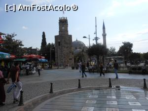 [P07] Orașul Antalya - În piața centrală a orașului vechi, Turnul cu ceas, Moscheea Yivli Minare și minaretul - simbol al orașului.  » foto by iulianic
 - 
<span class="allrVoted glyphicon glyphicon-heart hidden" id="av1124900"></span>
<a class="m-l-10 hidden" id="sv1124900" onclick="voting_Foto_DelVot(,1124900,25898)" role="button">șterge vot <span class="glyphicon glyphicon-remove"></span></a>
<a id="v91124900" class=" c-red"  onclick="voting_Foto_SetVot(1124900)" role="button"><span class="glyphicon glyphicon-heart-empty"></span> <b>LIKE</b> = Votează poza</a> <img class="hidden"  id="f1124900W9" src="/imagini/loader.gif" border="0" /><span class="AjErrMes hidden" id="e1124900ErM"></span>