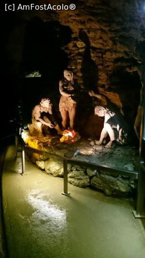 [P40] Aranđelovac, peștera Risovača - dioramă cu oamenii preistorici (în mărime naturală)  » foto by Dragoș_MD <span class="label label-default labelC_thin small">NEVOTABILĂ</span>