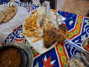 [P11] Luxor, Restaurantul Tutankhamon, Prima seară, Lipie egipteană tradițională (Aish Baladi), Pui cu ierburi și garnitură » foto by mprofeanu
 - 
<span class="allrVoted glyphicon glyphicon-heart hidden" id="av1530992"></span>
<a class="m-l-10 hidden" id="sv1530992" onclick="voting_Foto_DelVot(,1530992,25941)" role="button">șterge vot <span class="glyphicon glyphicon-remove"></span></a>
<a id="v91530992" class=" c-red"  onclick="voting_Foto_SetVot(1530992)" role="button"><span class="glyphicon glyphicon-heart-empty"></span> <b>LIKE</b> = Votează poza</a> <img class="hidden"  id="f1530992W9" src="/imagini/loader.gif" border="0" /><span class="AjErrMes hidden" id="e1530992ErM"></span>