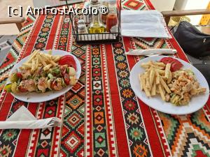 [P34] Cap Coffee Sunrise Restaurant Luxor de la Villa Sunrise, Terasa de la etajul 2, Masa noastră cu Frigărui de pui la grătar și Șaorma egipteană » foto by mprofeanu
 - 
<span class="allrVoted glyphicon glyphicon-heart hidden" id="av1531015"></span>
<a class="m-l-10 hidden" id="sv1531015" onclick="voting_Foto_DelVot(,1531015,25941)" role="button">șterge vot <span class="glyphicon glyphicon-remove"></span></a>
<a id="v91531015" class=" c-red"  onclick="voting_Foto_SetVot(1531015)" role="button"><span class="glyphicon glyphicon-heart-empty"></span> <b>LIKE</b> = Votează poza</a> <img class="hidden"  id="f1531015W9" src="/imagini/loader.gif" border="0" /><span class="AjErrMes hidden" id="e1531015ErM"></span>