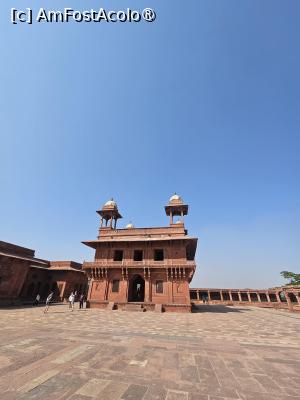 [P11] Fatehpur Sikri » foto by robert
 - 
<span class="allrVoted glyphicon glyphicon-heart hidden" id="av1464572"></span>
<a class="m-l-10 hidden" id="sv1464572" onclick="voting_Foto_DelVot(,1464572,26028)" role="button">șterge vot <span class="glyphicon glyphicon-remove"></span></a>
<a id="v91464572" class=" c-red"  onclick="voting_Foto_SetVot(1464572)" role="button"><span class="glyphicon glyphicon-heart-empty"></span> <b>LIKE</b> = Votează poza</a> <img class="hidden"  id="f1464572W9" src="/imagini/loader.gif" border="0" /><span class="AjErrMes hidden" id="e1464572ErM"></span>