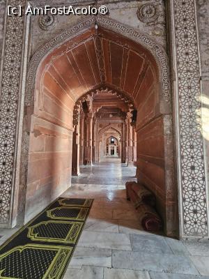 [P38] Fatehpur Sikri » foto by robert
 - 
<span class="allrVoted glyphicon glyphicon-heart hidden" id="av1464599"></span>
<a class="m-l-10 hidden" id="sv1464599" onclick="voting_Foto_DelVot(,1464599,26028)" role="button">șterge vot <span class="glyphicon glyphicon-remove"></span></a>
<a id="v91464599" class=" c-red"  onclick="voting_Foto_SetVot(1464599)" role="button"><span class="glyphicon glyphicon-heart-empty"></span> <b>LIKE</b> = Votează poza</a> <img class="hidden"  id="f1464599W9" src="/imagini/loader.gif" border="0" /><span class="AjErrMes hidden" id="e1464599ErM"></span>