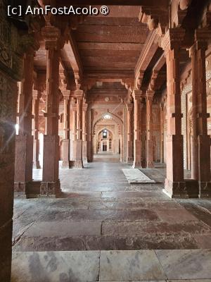 [P39] Fatehpur Sikri » foto by robert
 - 
<span class="allrVoted glyphicon glyphicon-heart hidden" id="av1464600"></span>
<a class="m-l-10 hidden" id="sv1464600" onclick="voting_Foto_DelVot(,1464600,26028)" role="button">șterge vot <span class="glyphicon glyphicon-remove"></span></a>
<a id="v91464600" class=" c-red"  onclick="voting_Foto_SetVot(1464600)" role="button"><span class="glyphicon glyphicon-heart-empty"></span> <b>LIKE</b> = Votează poza</a> <img class="hidden"  id="f1464600W9" src="/imagini/loader.gif" border="0" /><span class="AjErrMes hidden" id="e1464600ErM"></span>