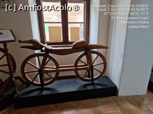 [P18] 18. Primul model construit în jurul anului 1790. Se numea „Celerifere” și seamănă cu un scuter fără pedale sau direcție. » foto by doinafil
 - 
<span class="allrVoted glyphicon glyphicon-heart hidden" id="av1433095"></span>
<a class="m-l-10 hidden" id="sv1433095" onclick="voting_Foto_DelVot(,1433095,26074)" role="button">șterge vot <span class="glyphicon glyphicon-remove"></span></a>
<a id="v91433095" class=" c-red"  onclick="voting_Foto_SetVot(1433095)" role="button"><span class="glyphicon glyphicon-heart-empty"></span> <b>LIKE</b> = Votează poza</a> <img class="hidden"  id="f1433095W9" src="/imagini/loader.gif" border="0" /><span class="AjErrMes hidden" id="e1433095ErM"></span>