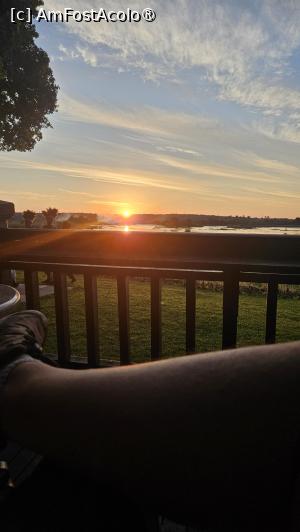 [P24] apus de soare pe Zambezi » foto by robert
 - 
<span class="allrVoted glyphicon glyphicon-heart hidden" id="av1513878"></span>
<a class="m-l-10 hidden" id="sv1513878" onclick="voting_Foto_DelVot(,1513878,26101)" role="button">șterge vot <span class="glyphicon glyphicon-remove"></span></a>
<a id="v91513878" class=" c-red"  onclick="voting_Foto_SetVot(1513878)" role="button"><span class="glyphicon glyphicon-heart-empty"></span> <b>LIKE</b> = Votează poza</a> <img class="hidden"  id="f1513878W9" src="/imagini/loader.gif" border="0" /><span class="AjErrMes hidden" id="e1513878ErM"></span>