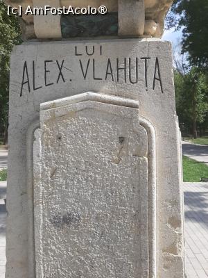 [P30] Soclul statuii lui Al. Vlahuță » foto by adso
 - 
<span class="allrVoted glyphicon glyphicon-heart hidden" id="av1496595"></span>
<a class="m-l-10 hidden" id="sv1496595" onclick="voting_Foto_DelVot(,1496595,26240)" role="button">șterge vot <span class="glyphicon glyphicon-remove"></span></a>
<a id="v91496595" class=" c-red"  onclick="voting_Foto_SetVot(1496595)" role="button"><span class="glyphicon glyphicon-heart-empty"></span> <b>LIKE</b> = Votează poza</a> <img class="hidden"  id="f1496595W9" src="/imagini/loader.gif" border="0" /><span class="AjErrMes hidden" id="e1496595ErM"></span>