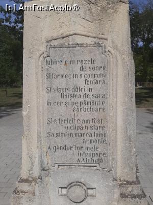 [P31] Soclul statuii lui Al. Vlahuță » foto by adso
 - 
<span class="allrVoted glyphicon glyphicon-heart hidden" id="av1496596"></span>
<a class="m-l-10 hidden" id="sv1496596" onclick="voting_Foto_DelVot(,1496596,26240)" role="button">șterge vot <span class="glyphicon glyphicon-remove"></span></a>
<a id="v91496596" class=" c-red"  onclick="voting_Foto_SetVot(1496596)" role="button"><span class="glyphicon glyphicon-heart-empty"></span> <b>LIKE</b> = Votează poza</a> <img class="hidden"  id="f1496596W9" src="/imagini/loader.gif" border="0" /><span class="AjErrMes hidden" id="e1496596ErM"></span>