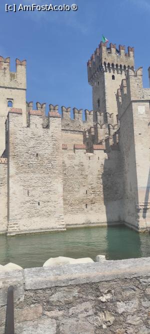 [P56] Sirmione. Castelul Scaligero » foto by ilee
 - 
<span class="allrVoted glyphicon glyphicon-heart hidden" id="av1445628"></span>
<a class="m-l-10 hidden" id="sv1445628" onclick="voting_Foto_DelVot(,1445628,26248)" role="button">șterge vot <span class="glyphicon glyphicon-remove"></span></a>
<a id="v91445628" class=" c-red"  onclick="voting_Foto_SetVot(1445628)" role="button"><span class="glyphicon glyphicon-heart-empty"></span> <b>LIKE</b> = Votează poza</a> <img class="hidden"  id="f1445628W9" src="/imagini/loader.gif" border="0" /><span class="AjErrMes hidden" id="e1445628ErM"></span>