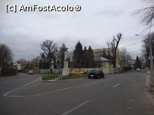 [P01] Ne aflăm pe strada Plumbuita din București; urmăm indicatoarele spre dreapta către mănăstirea Plumbuita.  » foto by Floryn81
 - 
<span class="allrVoted glyphicon glyphicon-heart hidden" id="av813540"></span>
<a class="m-l-10 hidden" id="sv813540" onclick="voting_Foto_DelVot(,813540,26377)" role="button">șterge vot <span class="glyphicon glyphicon-remove"></span></a>
<a id="v9813540" class=" c-red"  onclick="voting_Foto_SetVot(813540)" role="button"><span class="glyphicon glyphicon-heart-empty"></span> <b>LIKE</b> = Votează poza</a> <img class="hidden"  id="f813540W9" src="/imagini/loader.gif" border="0" /><span class="AjErrMes hidden" id="e813540ErM"></span>