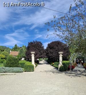 [P06] I Giardini di Zoe » foto by Carmen Ion
 - 
<span class="allrVoted glyphicon glyphicon-heart hidden" id="av1511713"></span>
<a class="m-l-10 hidden" id="sv1511713" onclick="voting_Foto_DelVot(,1511713,26461)" role="button">șterge vot <span class="glyphicon glyphicon-remove"></span></a>
<a id="v91511713" class=" c-red"  onclick="voting_Foto_SetVot(1511713)" role="button"><span class="glyphicon glyphicon-heart-empty"></span> <b>LIKE</b> = Votează poza</a> <img class="hidden"  id="f1511713W9" src="/imagini/loader.gif" border="0" /><span class="AjErrMes hidden" id="e1511713ErM"></span>