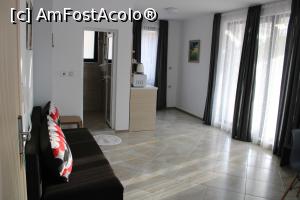 [P10] Sozopol, Apartamente Odesos, Camera văzută de la intrare, în stânga canapeaua extensibilă, în dreapta ușa de acces pe terasă » foto by mprofeanu
 - 
<span class="allrVoted glyphicon glyphicon-heart hidden" id="av1201772"></span>
<a class="m-l-10 hidden" id="sv1201772" onclick="voting_Foto_DelVot(,1201772,26644)" role="button">șterge vot <span class="glyphicon glyphicon-remove"></span></a>
<a id="v91201772" class=" c-red"  onclick="voting_Foto_SetVot(1201772)" role="button"><span class="glyphicon glyphicon-heart-empty"></span> <b>LIKE</b> = Votează poza</a> <img class="hidden"  id="f1201772W9" src="/imagini/loader.gif" border="0" /><span class="AjErrMes hidden" id="e1201772ErM"></span>