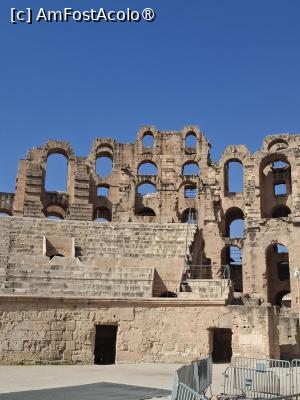 [P10] Coloseumul » foto by Turist2023
 - 
<span class="allrVoted glyphicon glyphicon-heart hidden" id="av1501371"></span>
<a class="m-l-10 hidden" id="sv1501371" onclick="voting_Foto_DelVot(,1501371,26740)" role="button">șterge vot <span class="glyphicon glyphicon-remove"></span></a>
<a id="v91501371" class=" c-red"  onclick="voting_Foto_SetVot(1501371)" role="button"><span class="glyphicon glyphicon-heart-empty"></span> <b>LIKE</b> = Votează poza</a> <img class="hidden"  id="f1501371W9" src="/imagini/loader.gif" border="0" /><span class="AjErrMes hidden" id="e1501371ErM"></span>