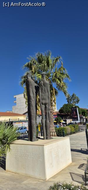 [P49] Lavrio, grup statuar dedicat minerilor » foto by irinad
 - 
<span class="allrVoted glyphicon glyphicon-heart hidden" id="av1545616"></span>
<a class="m-l-10 hidden" id="sv1545616" onclick="voting_Foto_DelVot(,1545616,26851)" role="button">șterge vot <span class="glyphicon glyphicon-remove"></span></a>
<a id="v91545616" class=" c-red"  onclick="voting_Foto_SetVot(1545616)" role="button"><span class="glyphicon glyphicon-heart-empty"></span> <b>LIKE</b> = Votează poza</a> <img class="hidden"  id="f1545616W9" src="/imagini/loader.gif" border="0" /><span class="AjErrMes hidden" id="e1545616ErM"></span>