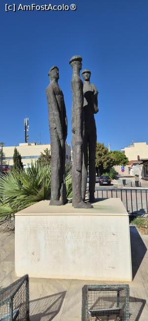 [P50] Lavrio, grup statuar dedicat minerilor » foto by irinad
 - 
<span class="allrVoted glyphicon glyphicon-heart hidden" id="av1545617"></span>
<a class="m-l-10 hidden" id="sv1545617" onclick="voting_Foto_DelVot(,1545617,26851)" role="button">șterge vot <span class="glyphicon glyphicon-remove"></span></a>
<a id="v91545617" class=" c-red"  onclick="voting_Foto_SetVot(1545617)" role="button"><span class="glyphicon glyphicon-heart-empty"></span> <b>LIKE</b> = Votează poza</a> <img class="hidden"  id="f1545617W9" src="/imagini/loader.gif" border="0" /><span class="AjErrMes hidden" id="e1545617ErM"></span>