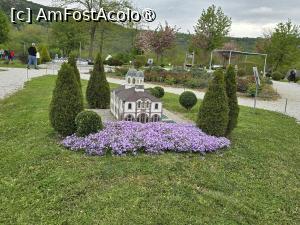 [P08] MiniBulgaria Parc » foto by Mirinda
 - 
<span class="allrVoted glyphicon glyphicon-heart hidden" id="av1527224"></span>
<a class="m-l-10 hidden" id="sv1527224" onclick="voting_Foto_DelVot(,1527224,26860)" role="button">șterge vot <span class="glyphicon glyphicon-remove"></span></a>
<a id="v91527224" class=" c-red"  onclick="voting_Foto_SetVot(1527224)" role="button"><span class="glyphicon glyphicon-heart-empty"></span> <b>LIKE</b> = Votează poza</a> <img class="hidden"  id="f1527224W9" src="/imagini/loader.gif" border="0" /><span class="AjErrMes hidden" id="e1527224ErM"></span>