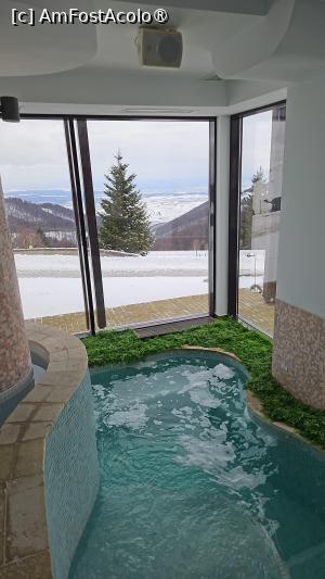 [P05] Piscina cu bulbuci si extraordinara vedere la padure » foto by kmy
 - 
<span class="allrVoted glyphicon glyphicon-heart hidden" id="av1515528"></span>
<a class="m-l-10 hidden" id="sv1515528" onclick="voting_Foto_DelVot(,1515528,27047)" role="button">șterge vot <span class="glyphicon glyphicon-remove"></span></a>
<a id="v91515528" class=" c-red"  onclick="voting_Foto_SetVot(1515528)" role="button"><span class="glyphicon glyphicon-heart-empty"></span> <b>LIKE</b> = Votează poza</a> <img class="hidden"  id="f1515528W9" src="/imagini/loader.gif" border="0" /><span class="AjErrMes hidden" id="e1515528ErM"></span>