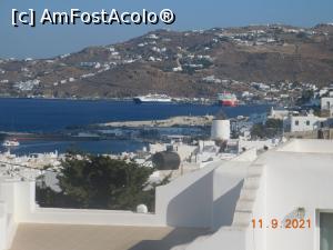 P16 [SEP-2021] Andriani's Guest House: moara Boni din balcon şi priveliştea către port