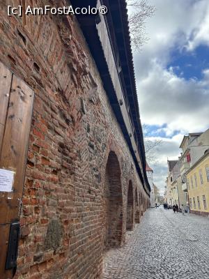 [P12] Zidul de incintă » foto by AZE
 - 
<span class="allrVoted glyphicon glyphicon-heart hidden" id="av1505753"></span>
<a class="m-l-10 hidden" id="sv1505753" onclick="voting_Foto_DelVot(,1505753,27170)" role="button">șterge vot <span class="glyphicon glyphicon-remove"></span></a>
<a id="v91505753" class=" c-red"  onclick="voting_Foto_SetVot(1505753)" role="button"><span class="glyphicon glyphicon-heart-empty"></span> <b>LIKE</b> = Votează poza</a> <img class="hidden"  id="f1505753W9" src="/imagini/loader.gif" border="0" /><span class="AjErrMes hidden" id="e1505753ErM"></span>