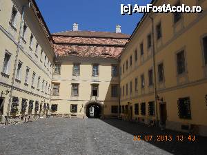 [P06] Prima curte interioara a muzeului. De aici se intră la expoziția de copii în ghips, Cabinetul de stampe și desene, Lapidariul medieval.  » foto by Rodel
 - 
<span class="allrVoted glyphicon glyphicon-heart hidden" id="av495578"></span>
<a class="m-l-10 hidden" id="sv495578" onclick="voting_Foto_DelVot(,495578,27182)" role="button">șterge vot <span class="glyphicon glyphicon-remove"></span></a>
<a id="v9495578" class=" c-red"  onclick="voting_Foto_SetVot(495578)" role="button"><span class="glyphicon glyphicon-heart-empty"></span> <b>LIKE</b> = Votează poza</a> <img class="hidden"  id="f495578W9" src="/imagini/loader.gif" border="0" /><span class="AjErrMes hidden" id="e495578ErM"></span>