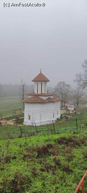 [P09] Mănăstirea Coșoteni - biserica. » foto by tata123 🔱
 - 
<span class="allrVoted glyphicon glyphicon-heart hidden" id="av1511897"></span>
<a class="m-l-10 hidden" id="sv1511897" onclick="voting_Foto_DelVot(,1511897,27275)" role="button">șterge vot <span class="glyphicon glyphicon-remove"></span></a>
<a id="v91511897" class=" c-red"  onclick="voting_Foto_SetVot(1511897)" role="button"><span class="glyphicon glyphicon-heart-empty"></span> <b>LIKE</b> = Votează poza</a> <img class="hidden"  id="f1511897W9" src="/imagini/loader.gif" border="0" /><span class="AjErrMes hidden" id="e1511897ErM"></span>