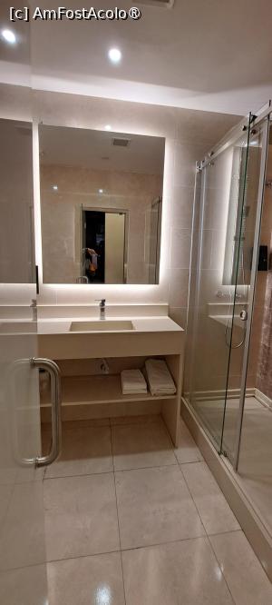[P18] Hotel INN Rossio, în baie, chiuveta » foto by irinad
 - 
<span class="allrVoted glyphicon glyphicon-heart hidden" id="av1502947"></span>
<a class="m-l-10 hidden" id="sv1502947" onclick="voting_Foto_DelVot(,1502947,27403)" role="button">șterge vot <span class="glyphicon glyphicon-remove"></span></a>
<a id="v91502947" class=" c-red"  onclick="voting_Foto_SetVot(1502947)" role="button"><span class="glyphicon glyphicon-heart-empty"></span> <b>LIKE</b> = Votează poza</a> <img class="hidden"  id="f1502947W9" src="/imagini/loader.gif" border="0" /><span class="AjErrMes hidden" id="e1502947ErM"></span>