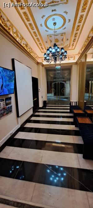 [P03] Intrarea în Hotel INN Rossio văzută din interior » foto by irinad
 - 
<span class="allrVoted glyphicon glyphicon-heart hidden" id="av1502932"></span>
<a class="m-l-10 hidden" id="sv1502932" onclick="voting_Foto_DelVot(,1502932,27403)" role="button">șterge vot <span class="glyphicon glyphicon-remove"></span></a>
<a id="v91502932" class=" c-red"  onclick="voting_Foto_SetVot(1502932)" role="button"><span class="glyphicon glyphicon-heart-empty"></span> <b>LIKE</b> = Votează poza</a> <img class="hidden"  id="f1502932W9" src="/imagini/loader.gif" border="0" /><span class="AjErrMes hidden" id="e1502932ErM"></span>