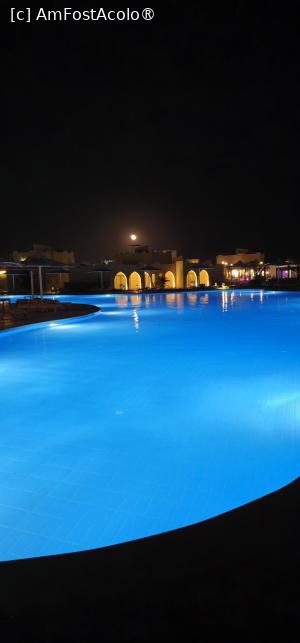 [P31] teritoriu hotel piscina » foto by DragosG
 - 
<span class="allrVoted glyphicon glyphicon-heart hidden" id="av1460865"></span>
<a class="m-l-10 hidden" id="sv1460865" onclick="voting_Foto_DelVot(,1460865,27491)" role="button">șterge vot <span class="glyphicon glyphicon-remove"></span></a>
<a id="v91460865" class=" c-red"  onclick="voting_Foto_SetVot(1460865)" role="button"><span class="glyphicon glyphicon-heart-empty"></span> <b>LIKE</b> = Votează poza</a> <img class="hidden"  id="f1460865W9" src="/imagini/loader.gif" border="0" /><span class="AjErrMes hidden" id="e1460865ErM"></span>