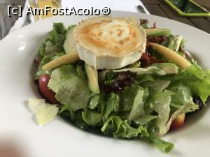 [P14] Hotel-restaurant Calista - a aparut salata - o bunatate » foto by mishu
 - 
<span class="allrVoted glyphicon glyphicon-heart hidden" id="av1307780"></span>
<a class="m-l-10 hidden" id="sv1307780" onclick="voting_Foto_DelVot(,1307780,27547)" role="button">șterge vot <span class="glyphicon glyphicon-remove"></span></a>
<a id="v91307780" class=" c-red"  onclick="voting_Foto_SetVot(1307780)" role="button"><span class="glyphicon glyphicon-heart-empty"></span> <b>LIKE</b> = Votează poza</a> <img class="hidden"  id="f1307780W9" src="/imagini/loader.gif" border="0" /><span class="AjErrMes hidden" id="e1307780ErM"></span>