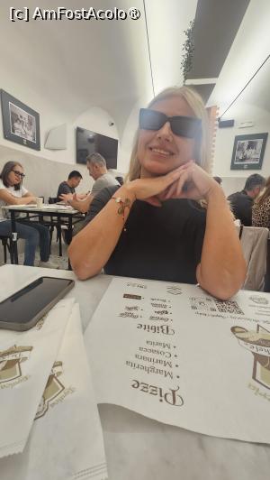 [P03] L’Antica Pizzeria da Michele » foto by robert
 - 
<span class="allrVoted glyphicon glyphicon-heart hidden" id="av1532370"></span>
<a class="m-l-10 hidden" id="sv1532370" onclick="voting_Foto_DelVot(,1532370,27607)" role="button">șterge vot <span class="glyphicon glyphicon-remove"></span></a>
<a id="v91532370" class=" c-red"  onclick="voting_Foto_SetVot(1532370)" role="button"><span class="glyphicon glyphicon-heart-empty"></span> <b>LIKE</b> = Votează poza</a> <img class="hidden"  id="f1532370W9" src="/imagini/loader.gif" border="0" /><span class="AjErrMes hidden" id="e1532370ErM"></span>