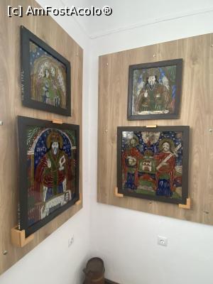 [P43] Muzeul icoanelor pe sticla - exponate » foto by mishu
 - 
<span class="allrVoted glyphicon glyphicon-heart hidden" id="av1339207"></span>
<a class="m-l-10 hidden" id="sv1339207" onclick="voting_Foto_DelVot(,1339207,27800)" role="button">șterge vot <span class="glyphicon glyphicon-remove"></span></a>
<a id="v91339207" class=" c-red"  onclick="voting_Foto_SetVot(1339207)" role="button"><span class="glyphicon glyphicon-heart-empty"></span> <b>LIKE</b> = Votează poza</a> <img class="hidden"  id="f1339207W9" src="/imagini/loader.gif" border="0" /><span class="AjErrMes hidden" id="e1339207ErM"></span>