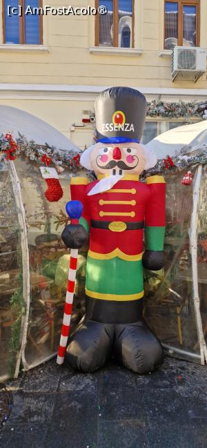 [P10] 10. Decor în Târg. Soldățelul din „Spărgătorul de nuci”. » foto by doinafil
 - 
<span class="allrVoted glyphicon glyphicon-heart hidden" id="av1513324"></span>
<a class="m-l-10 hidden" id="sv1513324" onclick="voting_Foto_DelVot(,1513324,27805)" role="button">șterge vot <span class="glyphicon glyphicon-remove"></span></a>
<a id="v91513324" class=" c-red"  onclick="voting_Foto_SetVot(1513324)" role="button"><span class="glyphicon glyphicon-heart-empty"></span> <b>LIKE</b> = Votează poza</a> <img class="hidden"  id="f1513324W9" src="/imagini/loader.gif" border="0" /><span class="AjErrMes hidden" id="e1513324ErM"></span>