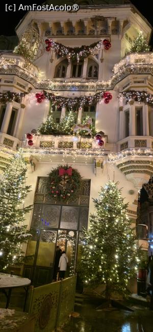 [P60] 60. Cofetăria Minerva. Se văd oamenii care așteaptă eliberarea unei mese din interior.  » foto by doinafil
 - 
<span class="allrVoted glyphicon glyphicon-heart hidden" id="av1513374"></span>
<a class="m-l-10 hidden" id="sv1513374" onclick="voting_Foto_DelVot(,1513374,27805)" role="button">șterge vot <span class="glyphicon glyphicon-remove"></span></a>
<a id="v91513374" class=" c-red"  onclick="voting_Foto_SetVot(1513374)" role="button"><span class="glyphicon glyphicon-heart-empty"></span> <b>LIKE</b> = Votează poza</a> <img class="hidden"  id="f1513374W9" src="/imagini/loader.gif" border="0" /><span class="AjErrMes hidden" id="e1513374ErM"></span>