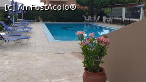 [P07] Piscina și în spate se vede restaurantul » foto by ux129283
 - 
<span class="allrVoted glyphicon glyphicon-heart hidden" id="av1368574"></span>
<a class="m-l-10 hidden" id="sv1368574" onclick="voting_Foto_DelVot(,1368574,28068)" role="button">șterge vot <span class="glyphicon glyphicon-remove"></span></a>
<a id="v91368574" class=" c-red"  onclick="voting_Foto_SetVot(1368574)" role="button"><span class="glyphicon glyphicon-heart-empty"></span> <b>LIKE</b> = Votează poza</a> <img class="hidden"  id="f1368574W9" src="/imagini/loader.gif" border="0" /><span class="AjErrMes hidden" id="e1368574ErM"></span>