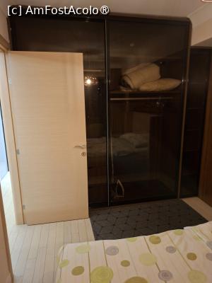 [P26] Skopje, GM SkyView Luxury Flatiron Apartment, Dormitorul, Dulapul cu geam » foto by mprofeanu
 - 
<span class="allrVoted glyphicon glyphicon-heart hidden" id="av1538092"></span>
<a class="m-l-10 hidden" id="sv1538092" onclick="voting_Foto_DelVot(,1538092,28147)" role="button">șterge vot <span class="glyphicon glyphicon-remove"></span></a>
<a id="v91538092" class=" c-red"  onclick="voting_Foto_SetVot(1538092)" role="button"><span class="glyphicon glyphicon-heart-empty"></span> <b>LIKE</b> = Votează poza</a> <img class="hidden"  id="f1538092W9" src="/imagini/loader.gif" border="0" /><span class="AjErrMes hidden" id="e1538092ErM"></span>
