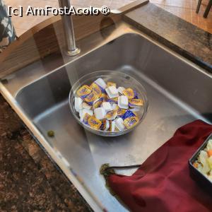 [P05] aici avem niste margarina, nici macar unt nu au dat, probabil e prea scump » foto by Nicu_P
 - 
<span class="allrVoted glyphicon glyphicon-heart hidden" id="av1487380"></span>
<a class="m-l-10 hidden" id="sv1487380" onclick="voting_Foto_DelVot(,1487380,28156)" role="button">șterge vot <span class="glyphicon glyphicon-remove"></span></a>
<a id="v91487380" class=" c-red"  onclick="voting_Foto_SetVot(1487380)" role="button"><span class="glyphicon glyphicon-heart-empty"></span> <b>LIKE</b> = Votează poza</a> <img class="hidden"  id="f1487380W9" src="/imagini/loader.gif" border="0" /><span class="AjErrMes hidden" id="e1487380ErM"></span>