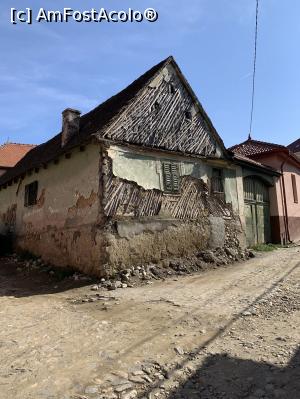 [P26] Rășinari,casă » foto by AZE
 - 
<span class="allrVoted glyphicon glyphicon-heart hidden" id="av1390140"></span>
<a class="m-l-10 hidden" id="sv1390140" onclick="voting_Foto_DelVot(,1390140,28257)" role="button">șterge vot <span class="glyphicon glyphicon-remove"></span></a>
<a id="v91390140" class=" c-red"  onclick="voting_Foto_SetVot(1390140)" role="button"><span class="glyphicon glyphicon-heart-empty"></span> <b>LIKE</b> = Votează poza</a> <img class="hidden"  id="f1390140W9" src="/imagini/loader.gif" border="0" /><span class="AjErrMes hidden" id="e1390140ErM"></span>
