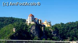 [P01] Castelul Vranov nad Dyjí, văzut de pe șosea » foto by k-lator
 - 
<span class="allrVoted glyphicon glyphicon-heart hidden" id="av1465906"></span>
<a class="m-l-10 hidden" id="sv1465906" onclick="voting_Foto_DelVot(,1465906,28400)" role="button">șterge vot <span class="glyphicon glyphicon-remove"></span></a>
<a id="v91465906" class=" c-red"  onclick="voting_Foto_SetVot(1465906)" role="button"><span class="glyphicon glyphicon-heart-empty"></span> <b>LIKE</b> = Votează poza</a> <img class="hidden"  id="f1465906W9" src="/imagini/loader.gif" border="0" /><span class="AjErrMes hidden" id="e1465906ErM"></span>