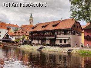 [P35] Plutind pe Vltava la Cesky Krumlov; trecem pe lângă hotelul nostru » foto by crismis
 - 
<span class="allrVoted glyphicon glyphicon-heart hidden" id="av1410310"></span>
<a class="m-l-10 hidden" id="sv1410310" onclick="voting_Foto_DelVot(,1410310,28431)" role="button">șterge vot <span class="glyphicon glyphicon-remove"></span></a>
<a id="v91410310" class=" c-red"  onclick="voting_Foto_SetVot(1410310)" role="button"><span class="glyphicon glyphicon-heart-empty"></span> <b>LIKE</b> = Votează poza</a> <img class="hidden"  id="f1410310W9" src="/imagini/loader.gif" border="0" /><span class="AjErrMes hidden" id="e1410310ErM"></span>