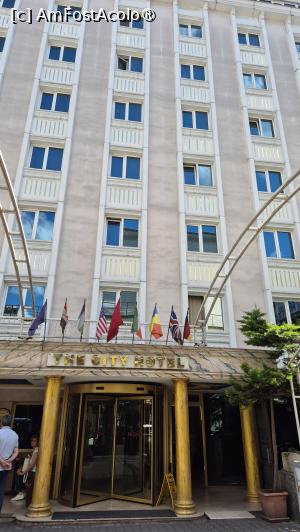[P02] The City Hotel - intrarea » foto by ANILU
 - 
<span class="allrVoted glyphicon glyphicon-heart hidden" id="av1531574"></span>
<a class="m-l-10 hidden" id="sv1531574" onclick="voting_Foto_DelVot(,1531574,28588)" role="button">șterge vot <span class="glyphicon glyphicon-remove"></span></a>
<a id="v91531574" class=" c-red"  onclick="voting_Foto_SetVot(1531574)" role="button"><span class="glyphicon glyphicon-heart-empty"></span> <b>LIKE</b> = Votează poza</a> <img class="hidden"  id="f1531574W9" src="/imagini/loader.gif" border="0" /><span class="AjErrMes hidden" id="e1531574ErM"></span>